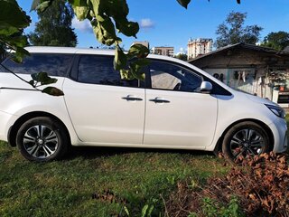 2020 Kia Carnival III, белый, 2950000 рублей, вид 3