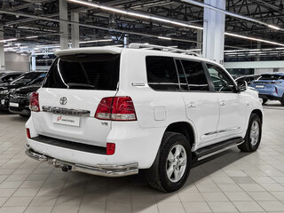 2011 Toyota Land Cruiser 200 Series, белый, 2769000 рублей, вид 3