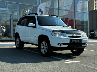 2015 Chevrolet Niva I Рестайлинг, белый, 610000 рублей, вид 2