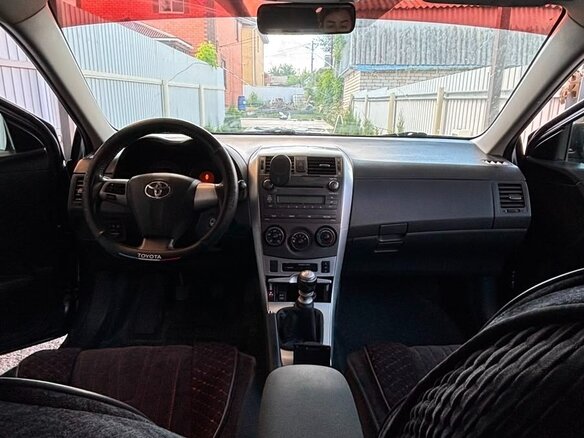 2011 Toyota Corolla X (E140, E150) Рестайлинг, чёрный, 1300000 рублей - вид 16