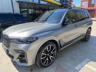 2020 BMW X7 30d I (G07), чёрный, 8100000 рублей, вид 2