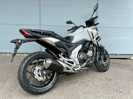 2023 Honda NC 750X, серый, 1099000 рублей, вид 4