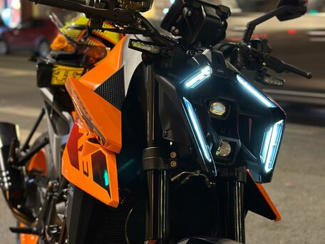 2024 KTM 990 Duke, оранжевый, 1330000 рублей, вид 2