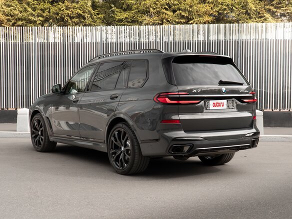 2025 BMW X7 40d I (G07) Рестайлинг, серый - вид 5