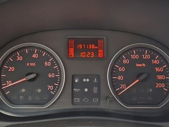 2010 Renault Sandero I, красный - вид 8