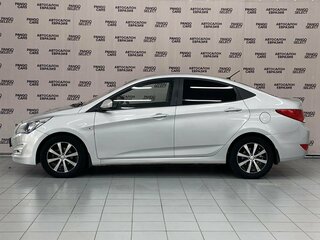 2015 Hyundai Solaris I Рестайлинг, серебристый, 820000 рублей, вид 5