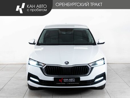2021 Skoda Octavia IV (A8), белый, 2350000 рублей, вид 2
