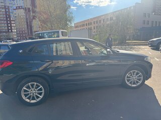 2019 BMW X2 sDrive18i I (F39), чёрный, 2000000 рублей, вид 3