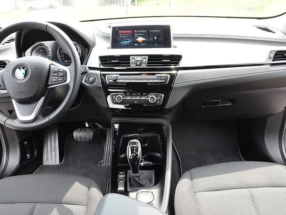 2022 BMW X2 sDrive18d I (F39), чёрный, 3613000 рублей - вид 4