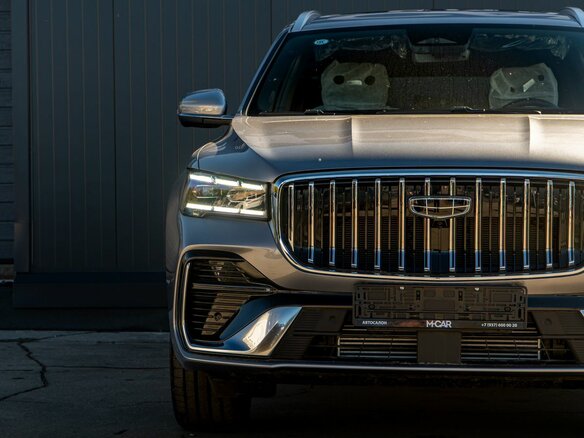 2026 Geely Monjaro (Xingyue L) I Рестайлинг 2 (China Market), серебристый, 4145000 рублей - вид 3