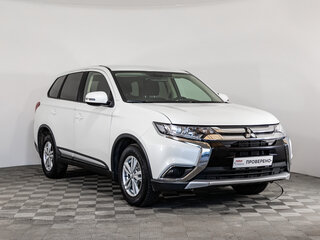 2018 Mitsubishi Outlander III Рестайлинг 2, белый, 1699000 рублей, вид 3