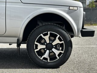 2026 Lada (ВАЗ) Niva Legend I Рестайлинг, серебристый, 1304000 рублей, вид 3