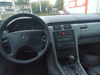 1998 Mercedes-Benz E-Класс 200 II (W210, S210), синий, 159900 рублей, вид 5