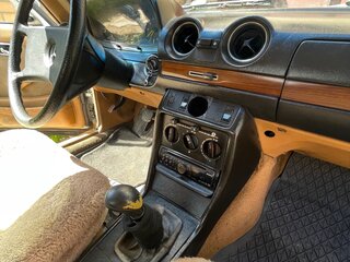 1985 Mercedes-Benz W123 200 4-speed, белый, 500000 рублей, вид 5