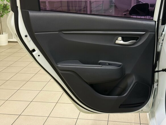2017 Kia Rio IV, белый, 1360000 рублей - вид 14