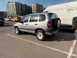 2005 Chevrolet Niva I, серебристый, 210000 рублей, вид 1