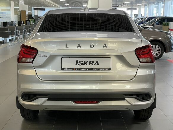 2026 Lada (ВАЗ) Iskra, серебристый - вид 3