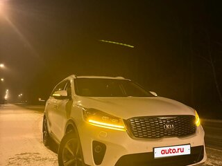 2018 Kia Sorento III Prime Рестайлинг, белый, 2600000 рублей, вид 4