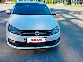 2016 Volkswagen Polo V Рестайлинг, белый, 800000 рублей, вид 1