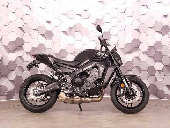 2025 Yamaha MT-09 (FZ-09), чёрный, 1399000 рублей - вид 2