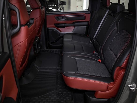 2025 Ram 1500 Crew Cab V Рестайлинг, зелёный, 8490000 рублей - вид 18
