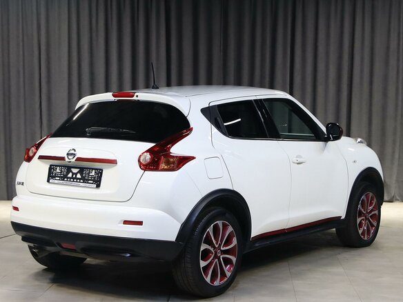 2013 Nissan Juke I, белый - вид 1