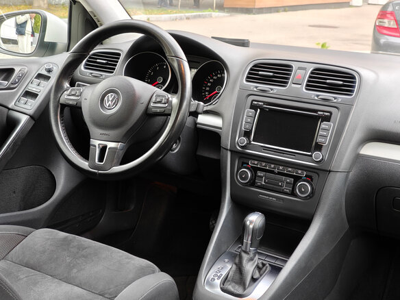 2011 Volkswagen Golf VI, белый, 999000 рублей - вид 13
