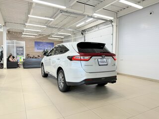 2018 Toyota Harrier III (XU60) Рестайлинг, белый, 3699000 рублей, вид 4