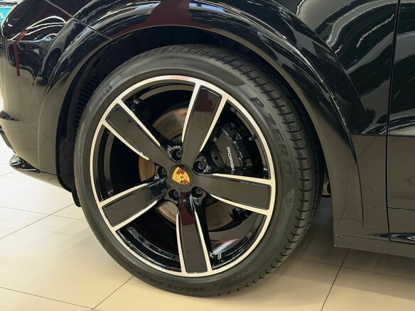 2022 Porsche Cayenne GTS Coupé III, чёрный - вид 4