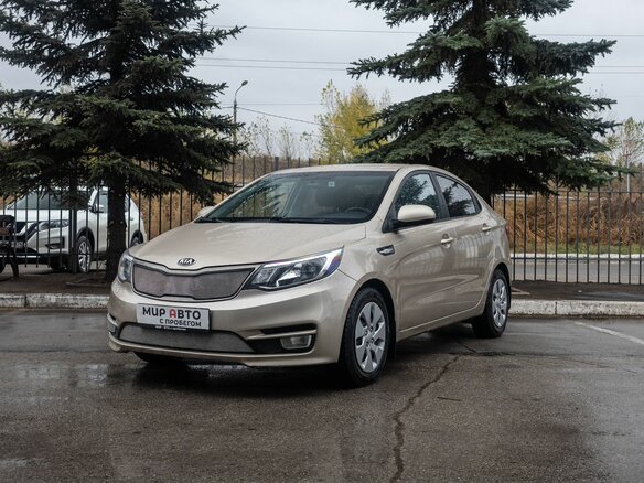 2015 Kia Rio III Рестайлинг, бежевый - вид 2