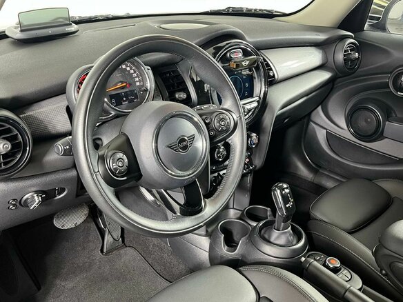 2020 Mini Hatch Cooper III (F55/F56) Рестайлинг, синий, 1899000 рублей - вид 11