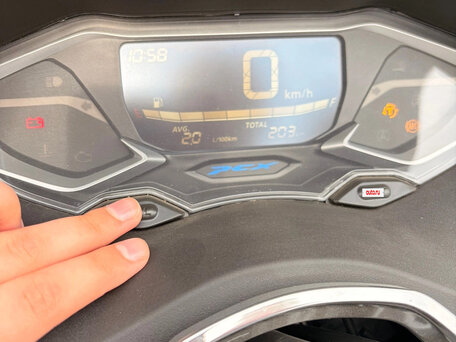 2021 Honda PCX 125, чёрный, 405000 рублей, вид 5