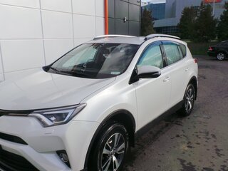 2017 Toyota RAV4 IV (XA40) Рестайлинг, белый, 1950000 рублей, вид 1