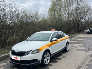 2017 Skoda Octavia III (A7) Рестайлинг, белый, 1000000 рублей, вид 1