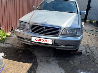 1997 Mercedes-Benz C-Класс 180 I (W202) Рестайлинг, серебристый, 150000 рублей, вид 2