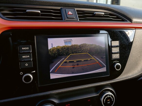2021 Kia Rio IV Рестайлинг, белый, 1555000 рублей - вид 15