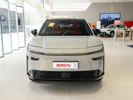 2026 Toyota bZ3X 50 kWh, серебристый, 2635000 рублей, вид 2