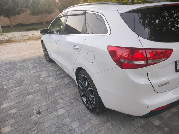 2016 Kia Ceed II Рестайлинг, белый, 1700000 рублей - вид 10