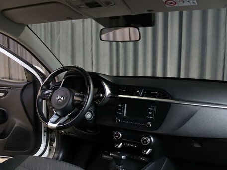 2020 Kia Rio IV Рестайлинг, белый, 1399000 рублей, вид 5