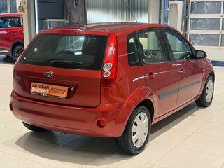 2006 Ford Fiesta Mk5, красный, 350000 рублей, вид 4