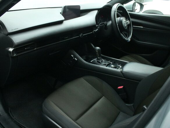 2021 Mazda 3 IV (BP), серый, 1395000 рублей - вид 15