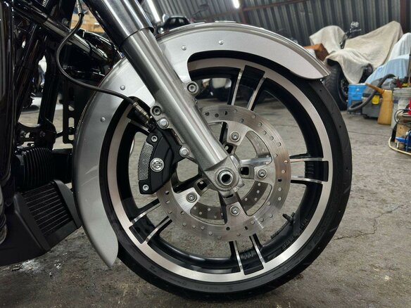 2018 Harley-Davidson Street Glide, серебристый, 1740000 рублей - вид 37