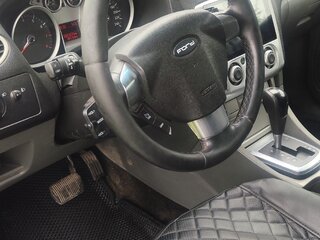 2010 Ford Focus II Рестайлинг, чёрный, 400000 рублей, вид 5