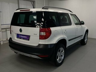 2012 Skoda Yeti I, белый, 1020000 рублей, вид 4