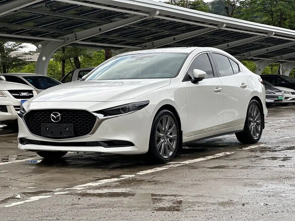 2022 Mazda 3 Axela IV (BP), белый, 1699000 рублей