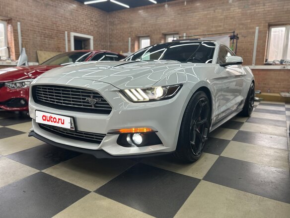 2016 Ford Mustang VI, белый, 2700000 рублей - вид 3