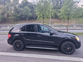 2009 Mercedes-Benz M-Класс 350 II (W164) Рестайлинг, чёрный, 1119000 рублей, вид 3