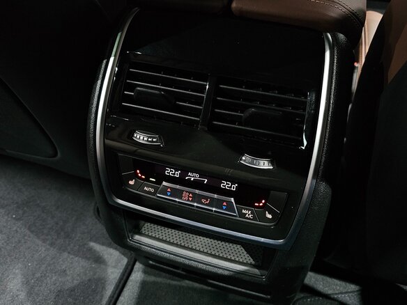 2025 BMW X5 40d IV (G05/G18) Рестайлинг, чёрный, 12459069 рублей - вид 13