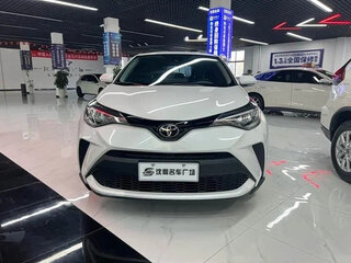 2022 Toyota C-HR I Рестайлинг, белый, 1857000 рублей, вид 2