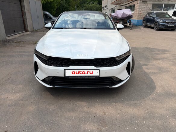 2022 Kia K5 III, белый, 2900000 рублей